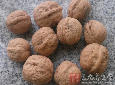 先准備好核桃
