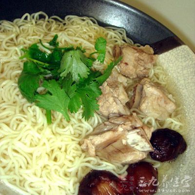 排骨香菇湯面