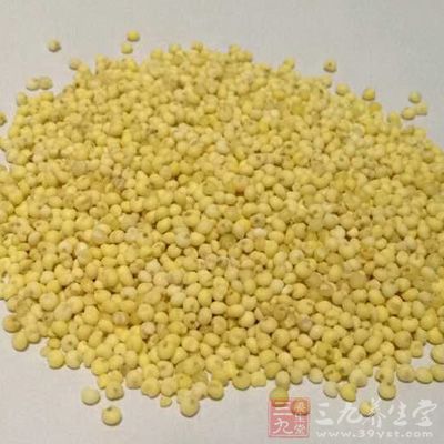 先把小米洗淨 先把小米洗淨