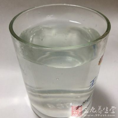 准備好一些水