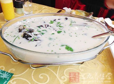 通草鲫魚湯下奶效果好 通草鲫魚湯下奶效果好