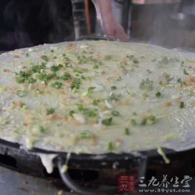 餅是買的成品，芝麻海帶絲是熟的