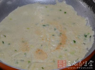 待一面鼓起再翻面 待一面鼓起再翻面