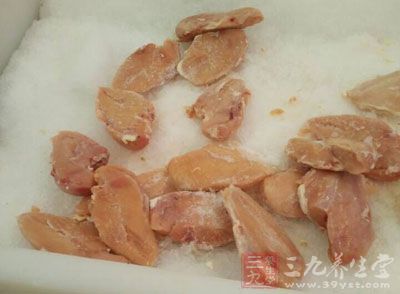 准備適量的雞翅，根據自己吃的量來准備