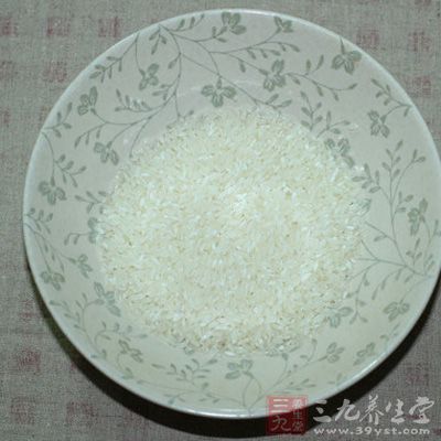 大米性味甘平，有補中益氣、健脾養胃
