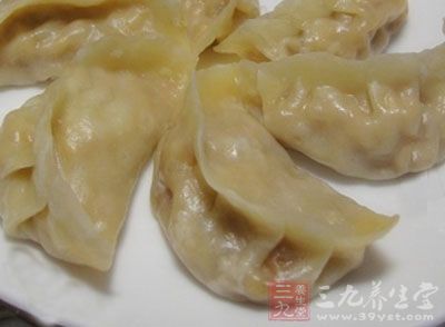 蒸餃建議趁熱食用,冷了會變硬 蒸餃建議趁熱食用,冷了會變硬