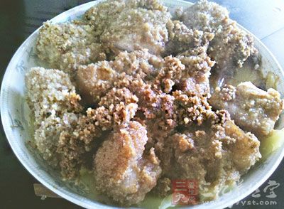 蒸好後取中倒扣在盤中,即可 蒸好後取中倒扣在盤中,即可