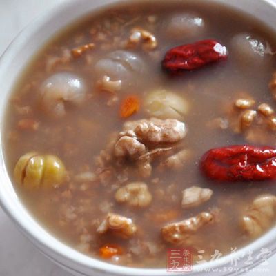 營養美味的核桃紅豆粥就煮好了
