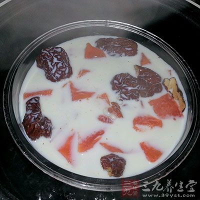 牛奶大棗粥:牛奶煮大米、大棗粥,常食之,治體虛、氣血不足 牛奶大棗粥:牛奶煮大米、大棗粥,常食之,治體虛、氣血不足