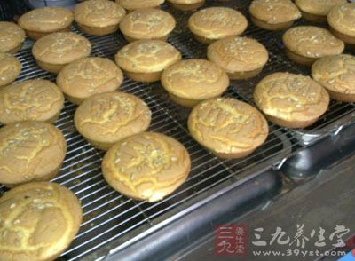 雞蛋糕講究鮮嫩所以不要蒸老了