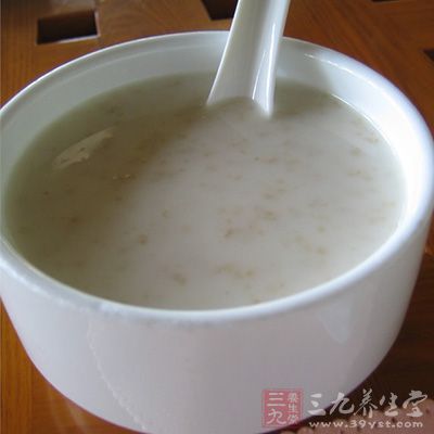 燕麥粥材料:燕麥、牛奶 燕麥粥材料:燕麥、牛奶