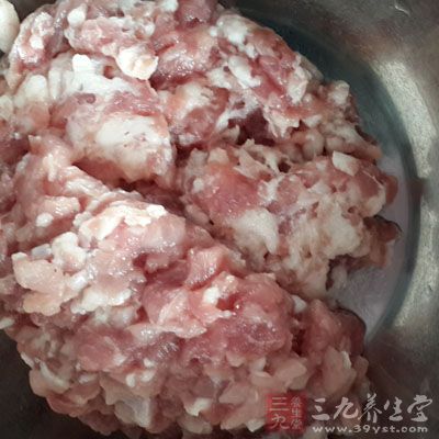 豬肉最好用三分肥七分瘦的