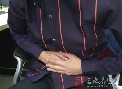 主要會上腹部悶脹