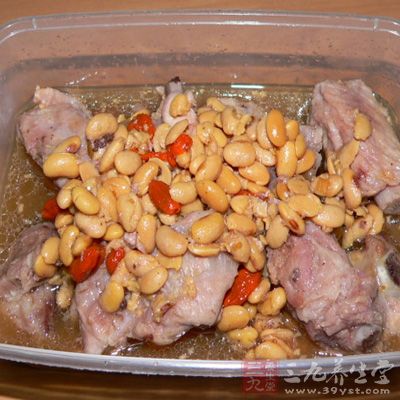 黃豆50公克，排骨300公克，老姜30公克