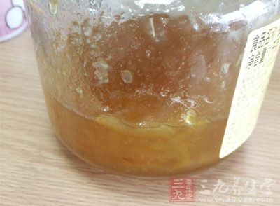 發面時如果沒有酵母,可用蜂蜜代替 發面時如果沒有酵母,可用蜂蜜代替