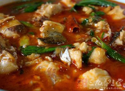 鲈魚、蔥段、火腿、香菇塊、鹽、胡椒粉