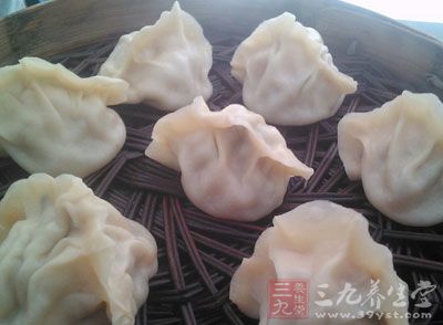 待蒸名上屜內，旺火蒸15分鐘即熟