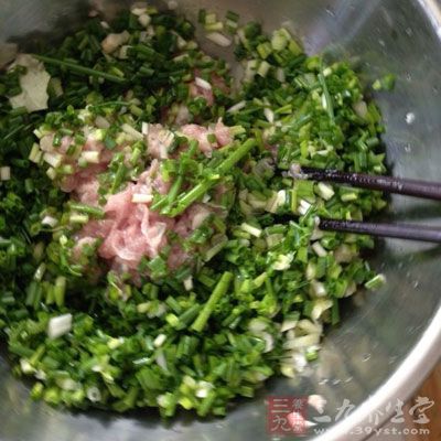 繼續朝一個方向拌勻，待用