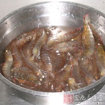 准備一些適量的基圍蝦