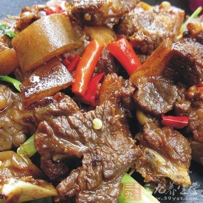 狗上腦200克，雞蛋液100克，精白面粉150克