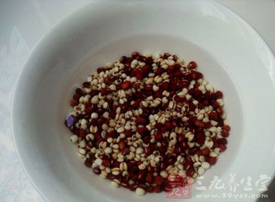 成品顏色清淡，味道也很清爽，家裡經常備上一大杯。祛濕解暑，綠色健康