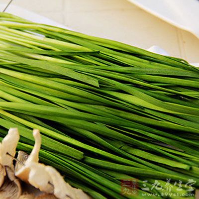 韭菜性溫，味辛，但無壯陽成份