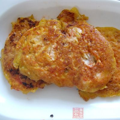 魚蛋餅色澤美觀，軟嫩鮮美