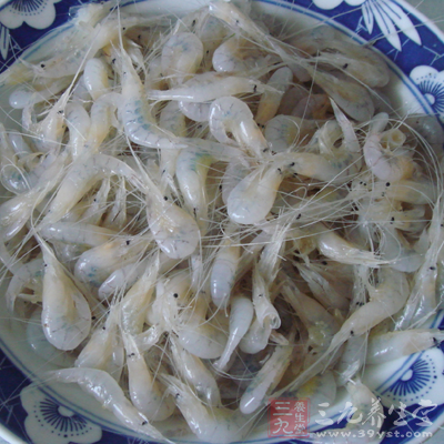 青蝦去蝦線，去頭，去殼，處理干淨