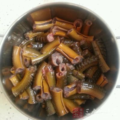 鳝魚、豆腐、蔥、姜、蒜、泡椒、辣豆瓣、澱粉、精鹽、味精、料酒、高湯、花生油各適量 鳝魚、豆腐、蔥、姜、蒜、泡椒、辣豆瓣、澱粉、精鹽、味精、料酒、高湯、花生油各適量