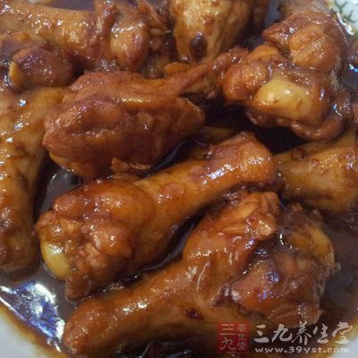 20分鐘後收汁,出鍋。出鍋前放少量鹽翻炒一下 20分鐘後收汁,出鍋。出鍋前放少量鹽翻炒一下