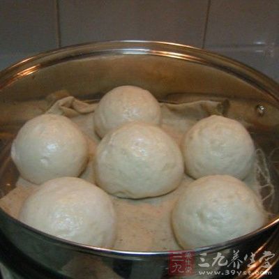 主料:低筋面粉。輔料:酵母粉、水 主料:低筋面粉。輔料:酵母粉、水