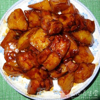 紅燒肉炖土豆做法二
