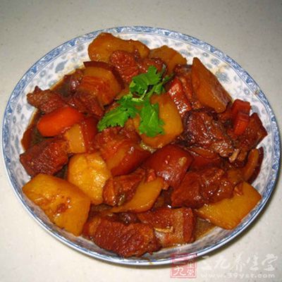 紅燒肉炖土豆做法三