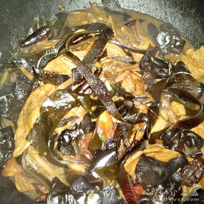 撒上香菜關火即可