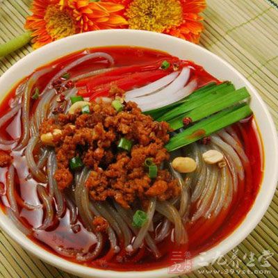 酸辣粉酸辣粉麻、辣、鮮、香、酸且油而不膩