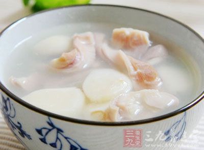 大蒜豬肚湯的營養價值很豐富，它對人體有補虛、溫胃散寒的作用