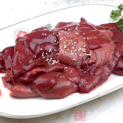 湯開後,入燙好的豬腰子 湯開後,入燙好的豬腰子