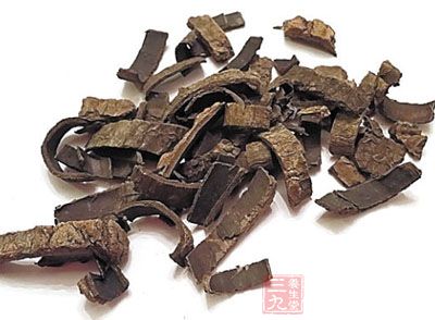 材料:豬腰子一個,杜仲25克 材料:豬腰子一個,杜仲25克