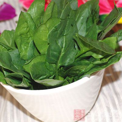 菠菜中含有很豐富的胡蘿卜素、維生素和礦物質等成分