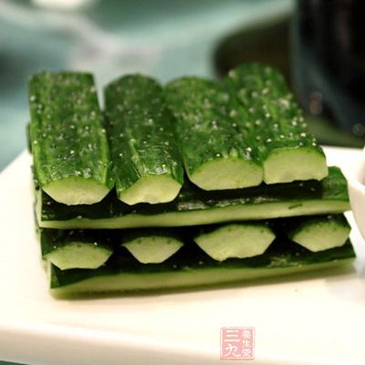 黃瓜宜削去頭尾，才無苦味