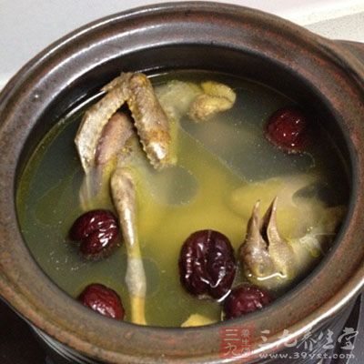 鴿子湯炖好後 鴿子湯炖好後