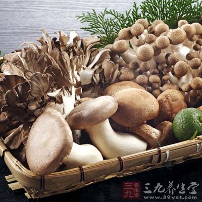 炒蔬菜應加入少量菌類食品