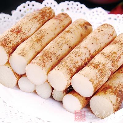 鐵棍山藥去皮切成滾刀塊 鐵棍山藥去皮切成滾刀塊