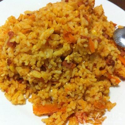 最後放辣椒和番茄醬，翻炒2分鐘即可