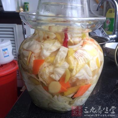 紅蘿卜適量，這個泡一兩個小時就吃