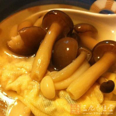 白玉菇，蟹味菇，杏鮑菇