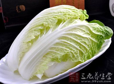 主料:大白菜350克,紅尖椒10克 主料:大白菜350克,紅尖椒10克