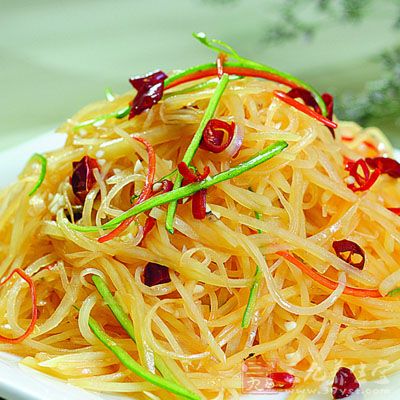 簡單但不失美味的酸辣土豆絲就做好了 簡單但不失美味的酸辣土豆絲就做好了