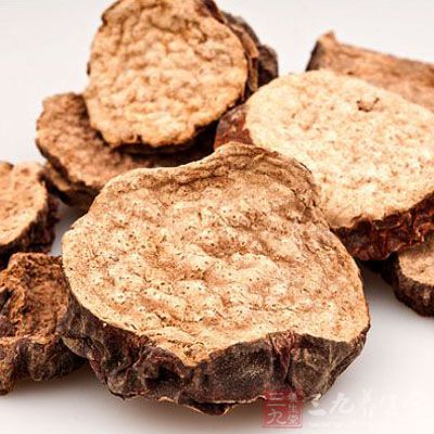 將羊脊骨與肉苁蓉放在鍋中