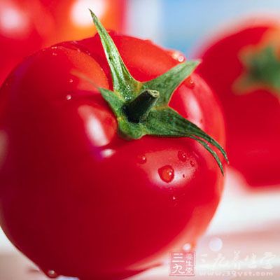 大紅番茄1個(約100克)、北豆腐半盒(約100克)
